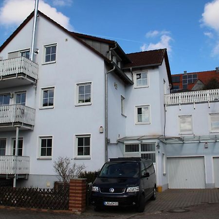 Ferienwohnung Mit 4 Schlafzimmer Fuer 2 Bis 9 Gaeste----Apartment With 4 Bedrooms For 2 To 9 Guests Nürnberg Exteriör bild