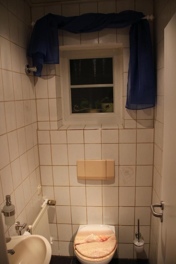Ferienwohnung Mit 4 Schlafzimmer Fuer 2 Bis 9 Gaeste----Apartment With 4 Bedrooms For 2 To 9 Guests Nürnberg Exteriör bild