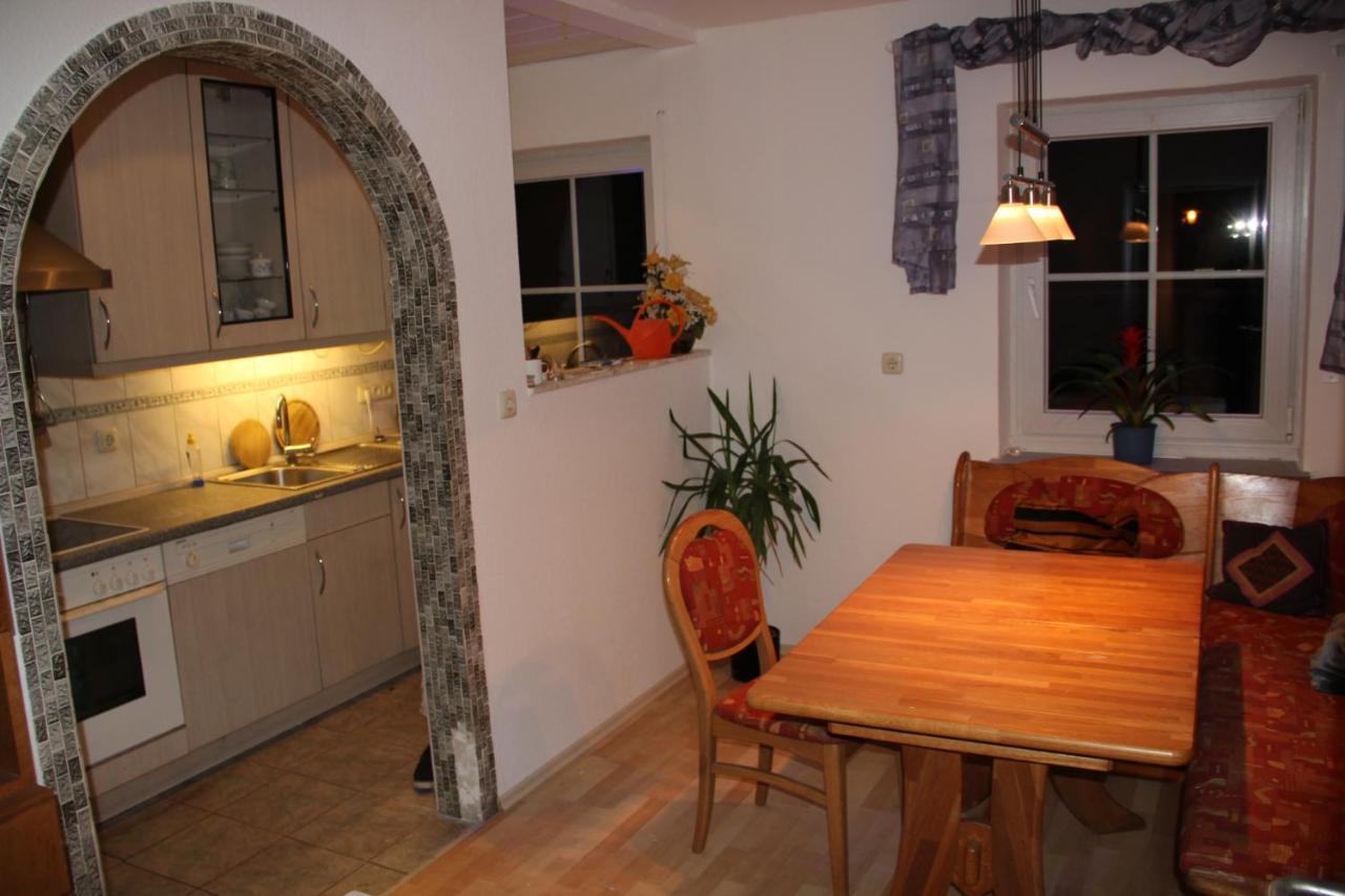Ferienwohnung Mit 4 Schlafzimmer Fuer 2 Bis 9 Gaeste----Apartment With 4 Bedrooms For 2 To 9 Guests Nürnberg Exteriör bild